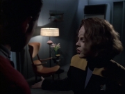 extant_StarTrek_VOY_6x14-Memorial_02080.jpg