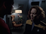 extant_StarTrek_VOY_6x14-Memorial_02083.jpg