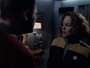 extant_StarTrek_VOY_6x14-Memorial_02098.jpg