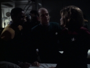extant_StarTrek_VOY_6x14-Memorial_02319.jpg