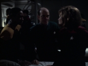 extant_StarTrek_VOY_6x14-Memorial_02320.jpg