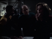 extant_StarTrek_VOY_6x14-Memorial_02331.jpg