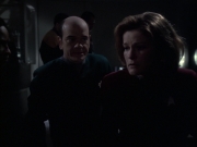 extant_StarTrek_VOY_6x14-Memorial_02344.jpg