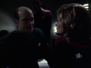 extant_StarTrek_VOY_6x14-Memorial_02348.jpg