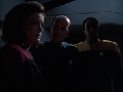 extant_StarTrek_VOY_6x14-Memorial_02434.jpg