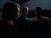extant_StarTrek_VOY_6x14-Memorial_02456.jpg
