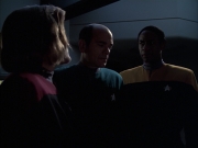 extant_StarTrek_VOY_6x14-Memorial_02458.jpg