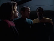 extant_StarTrek_VOY_6x14-Memorial_02461.jpg
