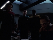 extant_StarTrek_VOY_6x14-Memorial_02468.jpg
