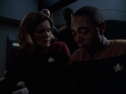 extant_StarTrek_VOY_6x14-Memorial_02473.jpg