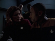extant_StarTrek_VOY_6x14-Memorial_02476.jpg