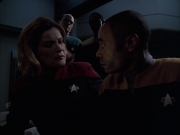 extant_StarTrek_VOY_6x14-Memorial_02482.jpg