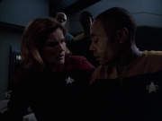 extant_StarTrek_VOY_6x14-Memorial_02484.jpg