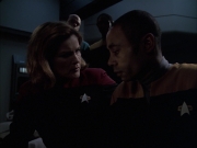 extant_StarTrek_VOY_6x14-Memorial_02485.jpg
