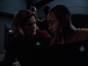 extant_StarTrek_VOY_6x14-Memorial_02486.jpg