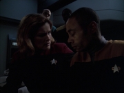 extant_StarTrek_VOY_6x14-Memorial_02487.jpg