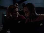 extant_StarTrek_VOY_6x14-Memorial_02488.jpg