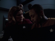 extant_StarTrek_VOY_6x14-Memorial_02489.jpg