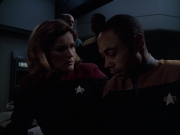 extant_StarTrek_VOY_6x14-Memorial_02492.jpg