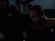 extant_StarTrek_VOY_6x14-Memorial_02494.jpg