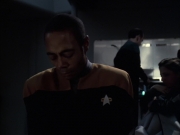 extant_StarTrek_VOY_6x14-Memorial_02505.jpg