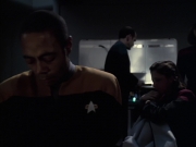extant_StarTrek_VOY_6x14-Memorial_02506.jpg