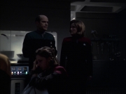 extant_StarTrek_VOY_6x14-Memorial_02514.jpg