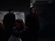 extant_StarTrek_VOY_6x14-Memorial_02522.jpg