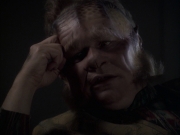 extant_StarTrek_VOY_6x14-Memorial_02591.jpg
