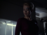 extant_StarTrek_VOY_6x14-Memorial_02617.jpg