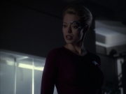extant_StarTrek_VOY_6x14-Memorial_02619.jpg