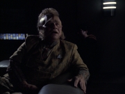 extant_StarTrek_VOY_6x14-Memorial_02622.jpg