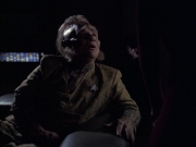 extant_StarTrek_VOY_6x14-Memorial_02640.jpg