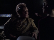 extant_StarTrek_VOY_6x14-Memorial_02642.jpg