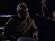 extant_StarTrek_VOY_6x14-Memorial_02666.jpg