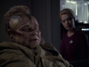 extant_StarTrek_VOY_6x14-Memorial_02679.jpg