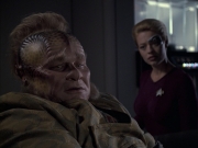 extant_StarTrek_VOY_6x14-Memorial_02681.jpg