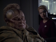 extant_StarTrek_VOY_6x14-Memorial_02683.jpg