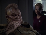 extant_StarTrek_VOY_6x14-Memorial_02706.jpg