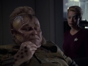 extant_StarTrek_VOY_6x14-Memorial_02707.jpg