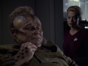 extant_StarTrek_VOY_6x14-Memorial_02708.jpg