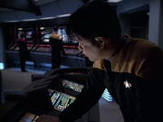 extant_StarTrek_VOY_6x14-Memorial_02771.jpg