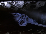 extant_StarTrek_VOY_6x14-Memorial_03028.jpg