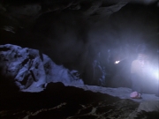 extant_StarTrek_VOY_6x14-Memorial_03029.jpg