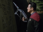Filename=extant_StarTrek_VOY_6x14-Memorial_03196.jpg
Filesize=130KiB
Dimensions=1200x900
Date added=Jan 02, 2020 extant_StarTrek_VOY_6x14-Memorial_03196.jpg