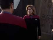 extant_StarTrek_VOY_6x14-Memorial_03584.jpg
