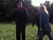 extant_StarTrek_VOY_6x14-Memorial_03604.jpg