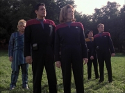 extant_StarTrek_VOY_6x14-Memorial_03609.jpg
