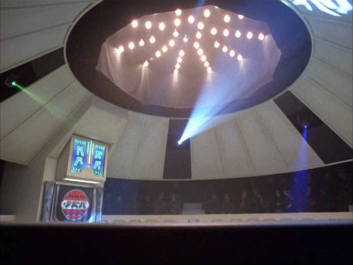 extant_StarTrek_VOY_6x15-Tsunkatse_00003.jpg
