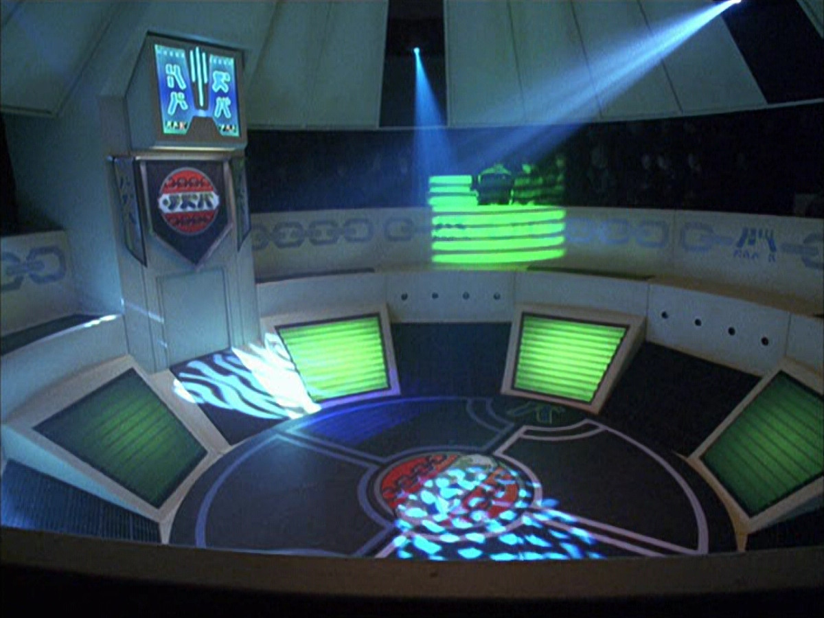 extant_StarTrek_VOY_6x15-Tsunkatse_00007.jpg